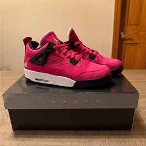 Girls Air Jordan 4 Retro GS voltage cherry size 7 girls youth